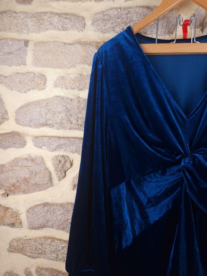 Robe torsadée en velours bleue nuit Femme taille 52 marque Asos 🍬 - photo numéro 2