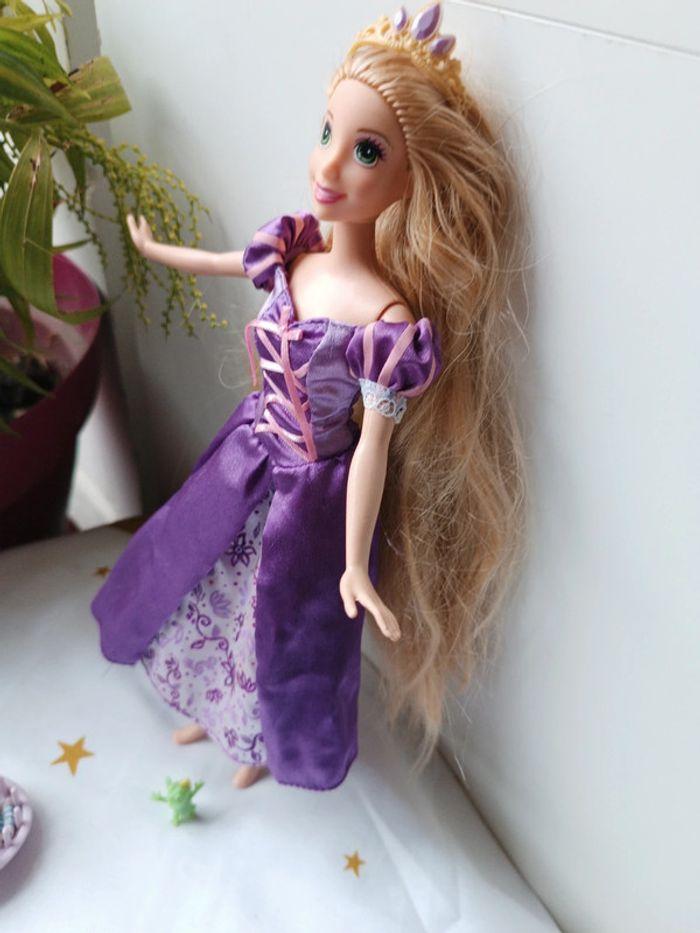 Barbie poupée mannequin doll Disney princesse rapunzel raiponce flexible 2006 mattel - photo numéro 6