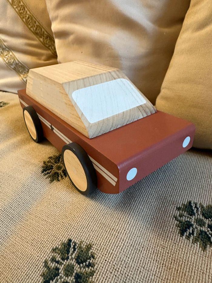 NEUF Grande voiture de course en bois rétro vintage rouge beige étoile 25x12cm cadeau décoration - photo numéro 2