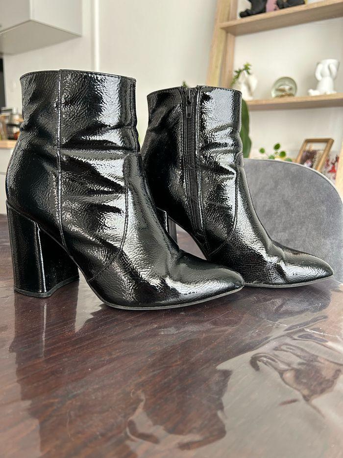 Bottines vernis noir à talon - photo numéro 1