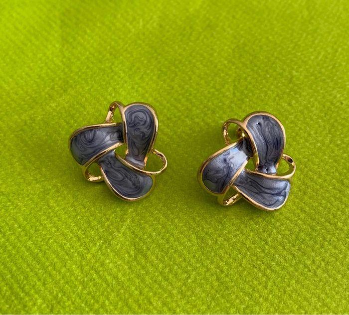 Boucles d’oreilles torsadées violettes en alliage doré - photo numéro 1