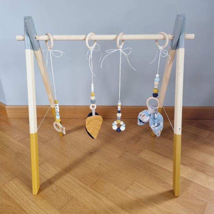 Arche / Portique d'éveil bébé en bois montessori 👶 4 suspensions - photo numéro 1