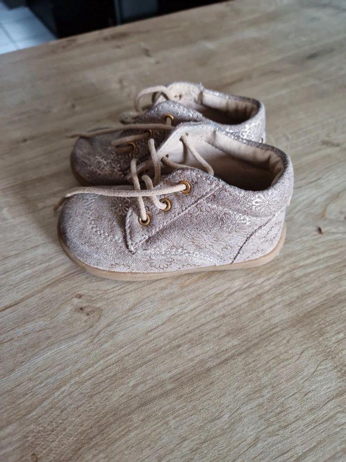 Chaussures bottines dorées bébé enfant taille 21 - photo numéro 4