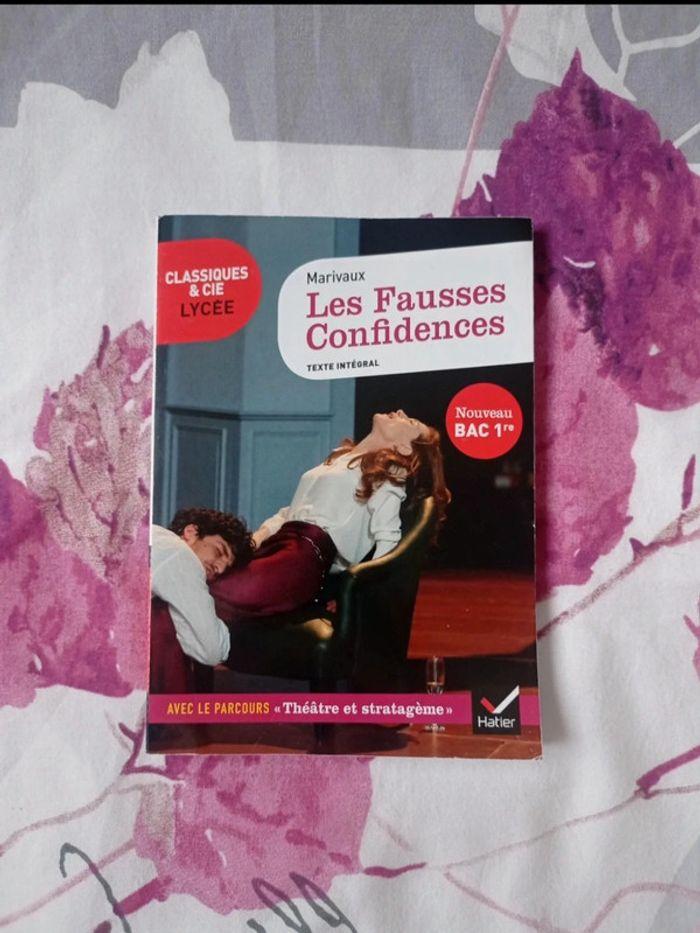 Livre "Les fausses confidences" de Marivaux - photo numéro 1