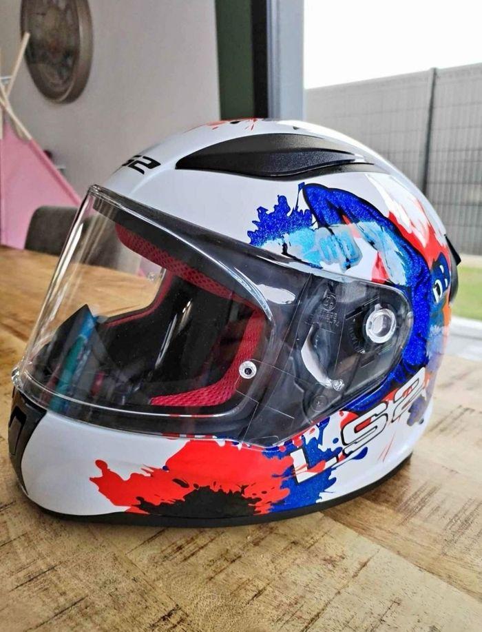 Casque moto - photo numéro 1