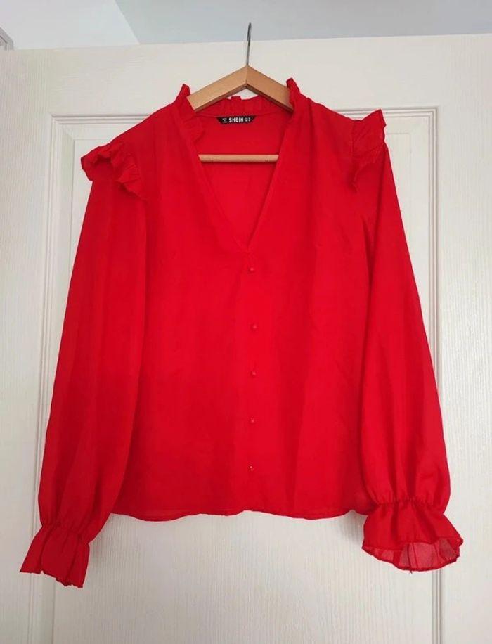 blouse rouge