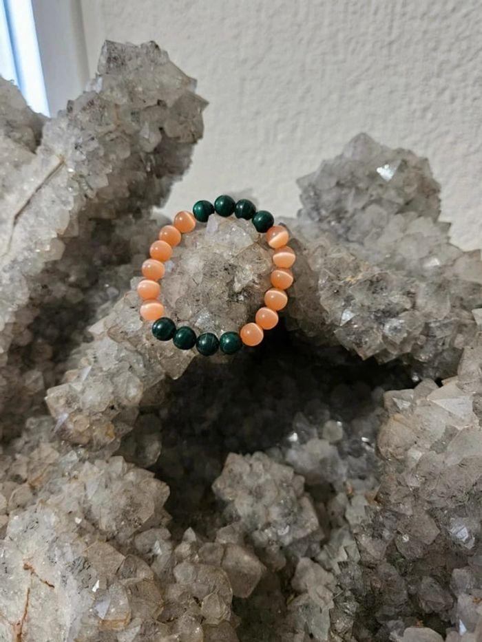 Magnifique bracelet de perles naturelles 8mm en Malachite et Pierre de soleil - photo numéro 1