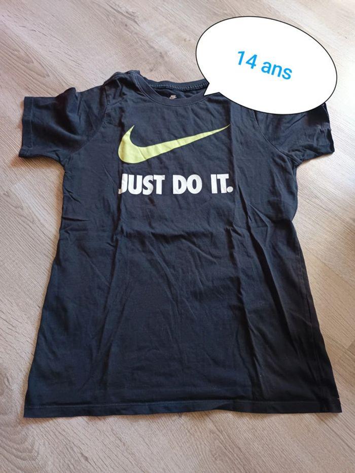 T-shirt - photo numéro 1