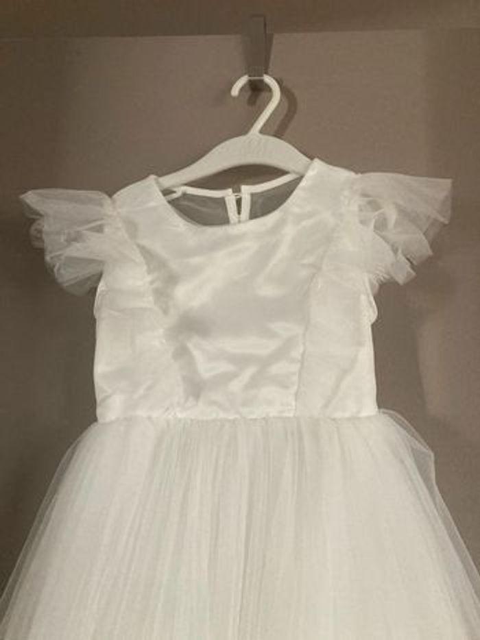 Robe blanche de cérémonie taille 5 ans - photo numéro 2