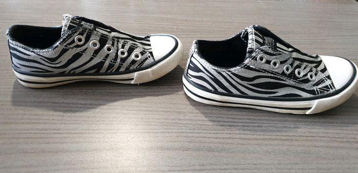 Chaussures baskets type "converse" basse taille 29 - photo numéro 5