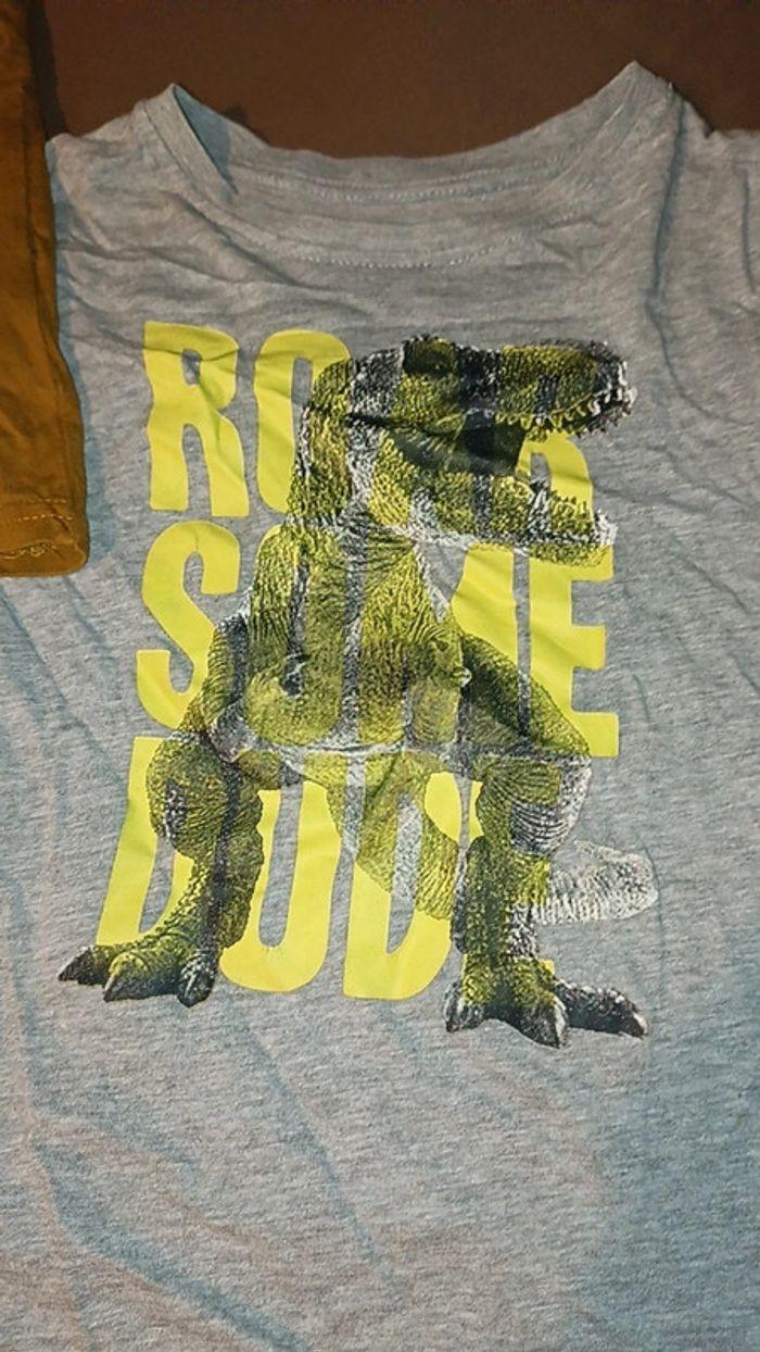 Lot de 3 t-shirts dinosaures - photo numéro 3