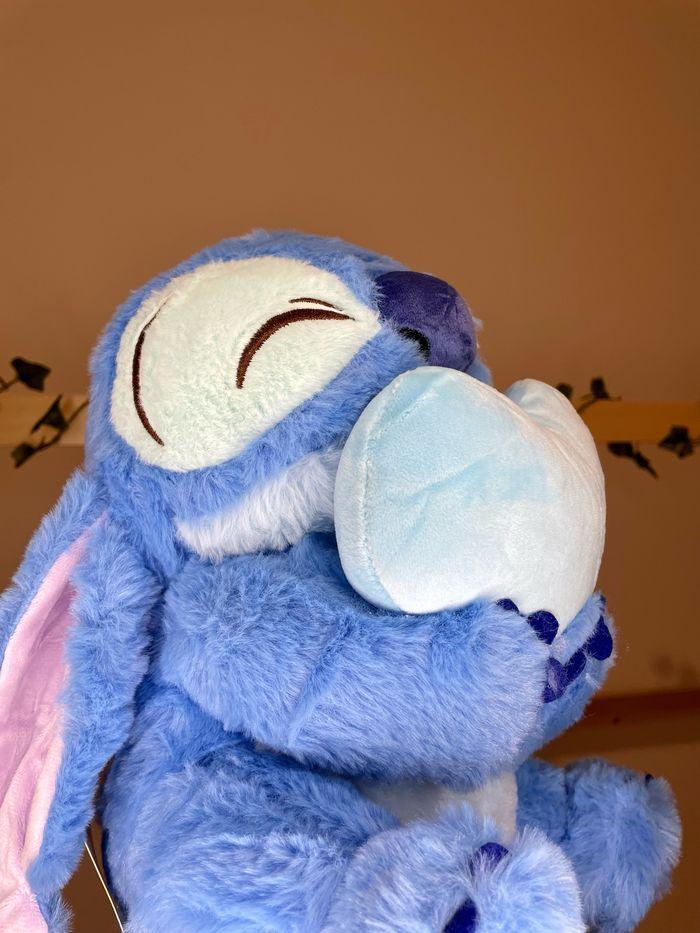 Peluche Disney Stitch avec un Coeur ♥️ - photo numéro 5