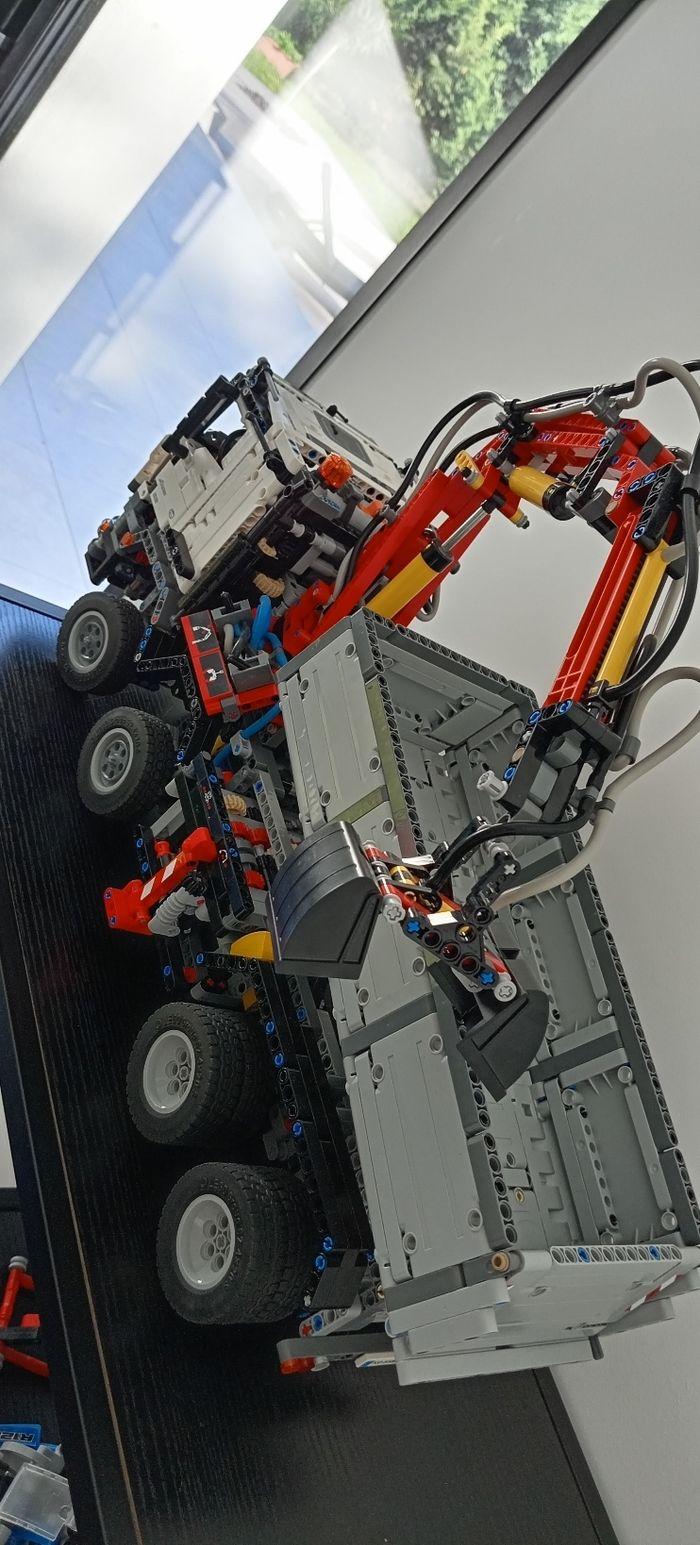 Lego technic 42043 camion Mercedes Benz arocs 3245 - photo numéro 4