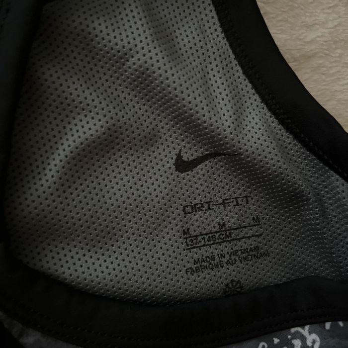 Brassière Nike taille 10-12 ans - photo numéro 3