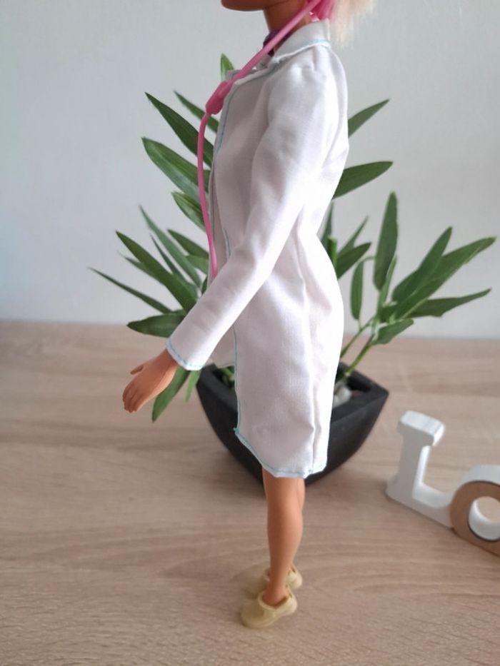 Vêtement docteur Barbie - photo numéro 3