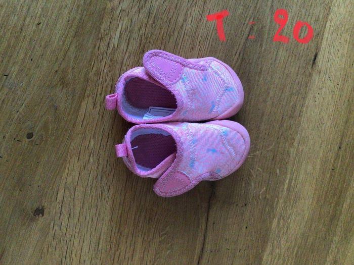 Chaussons de gym bébé taille 20 - photo numéro 1