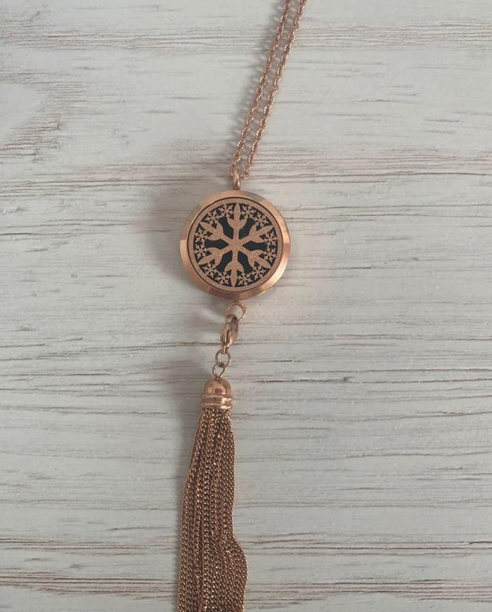 Collier pendentif avec diffuseur de parfum - photo numéro 4