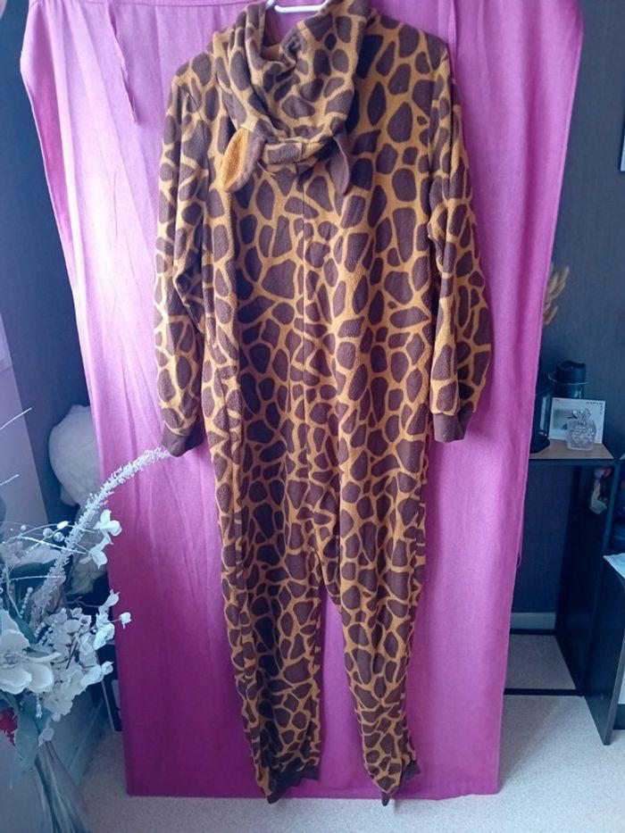 Combi pyjama pilou-pilou taille 40 / 42 - photo numéro 4