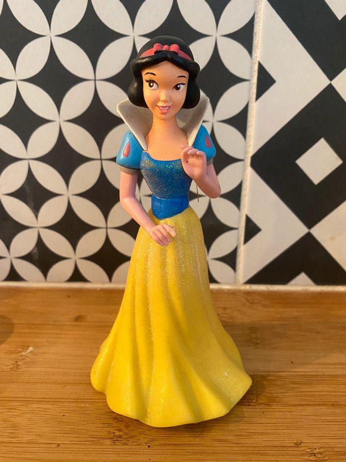 Figurine 17cm blanche neige Disneyland Paris - photo numéro 1