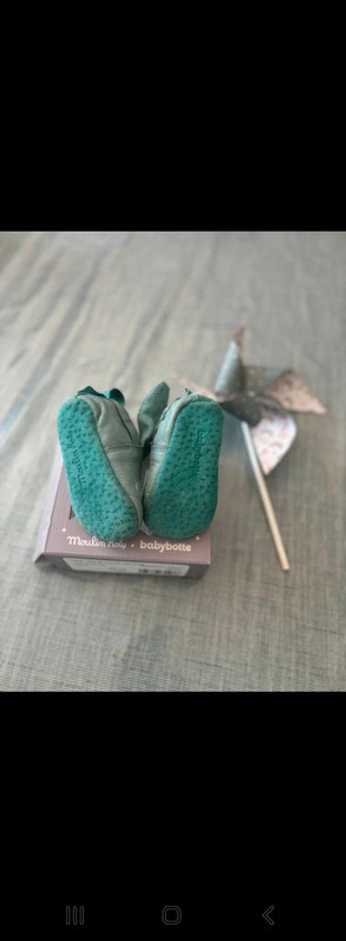 Vend chaussons babybotte moulin roty - photo numéro 7