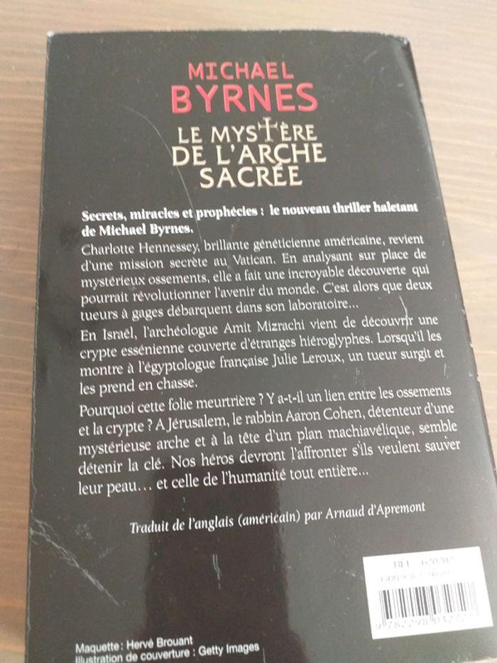 Roman  Le mystère de l'arche sacrée - photo numéro 2