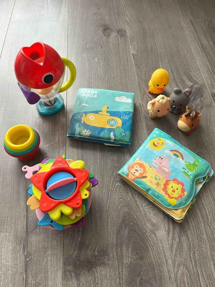 Lot de jouets pour le bain - photo numéro 1