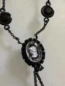 Collier noir Agatha