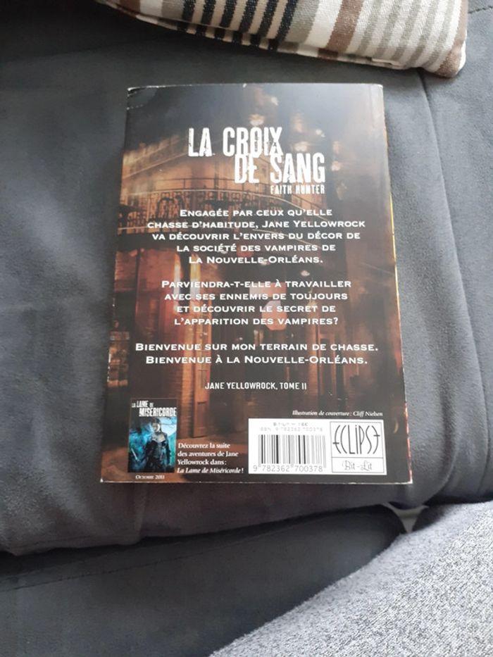 La croix de sang - photo numéro 2