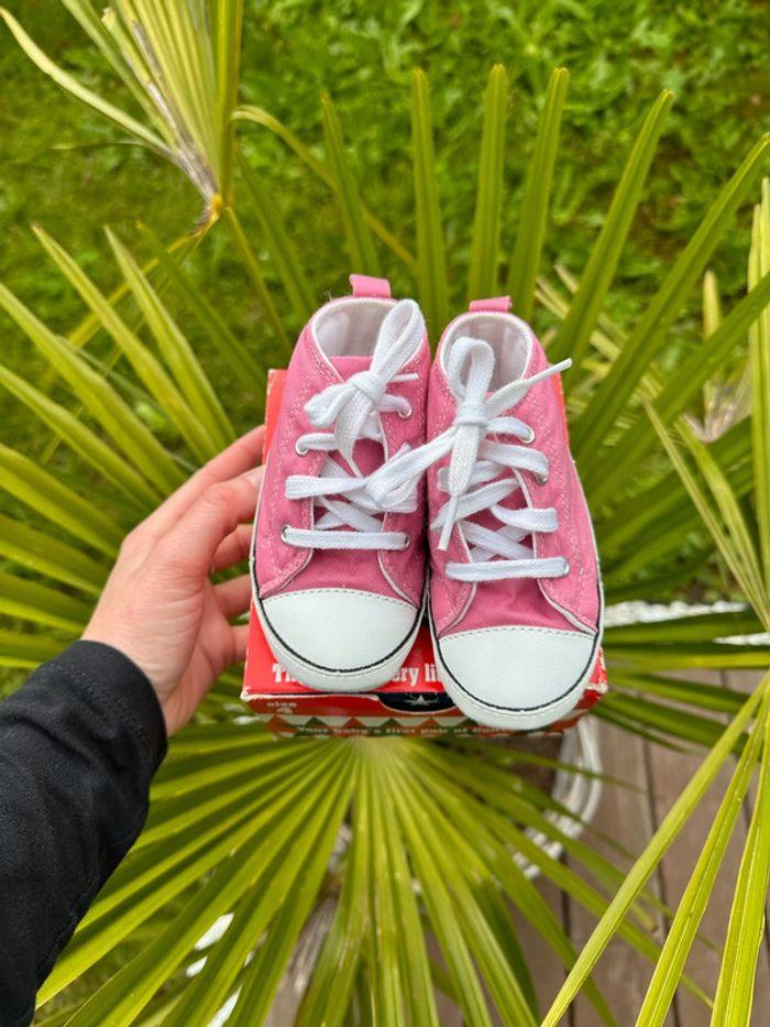 Chaussure converse rose clair taille 4 (9-12 mois) - photo numéro 1