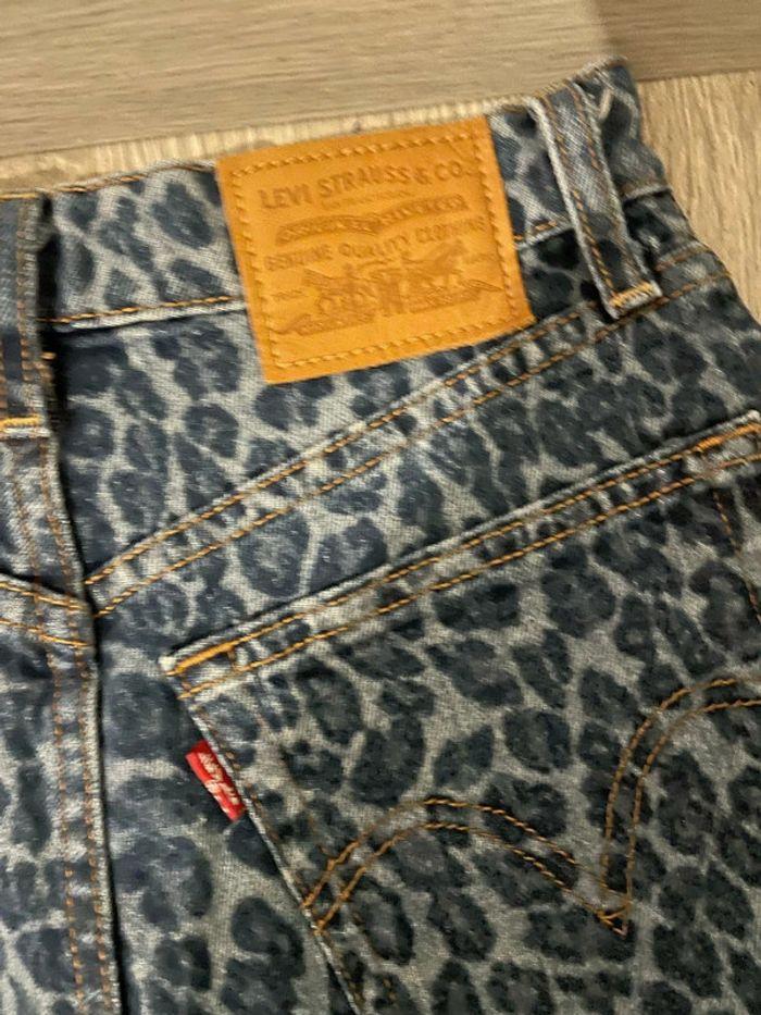 Short en jean bleu léopard bleu marine taille haute bas frange Lévis taille W25 soit taille 34/36 - photo numéro 6