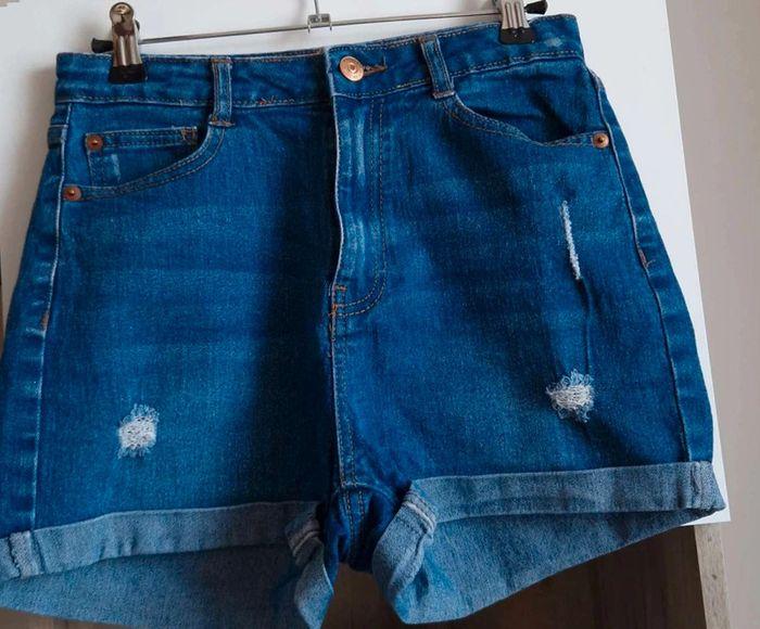 Short  en jean  bleu - photo numéro 2