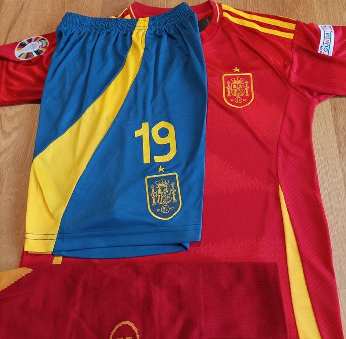 Tenue de Football Espagne Yamal taille 13/14 ans  modèle 2424 Euro - photo numéro 3