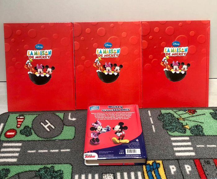 ot de 4 livres Mickey. - photo numéro 2