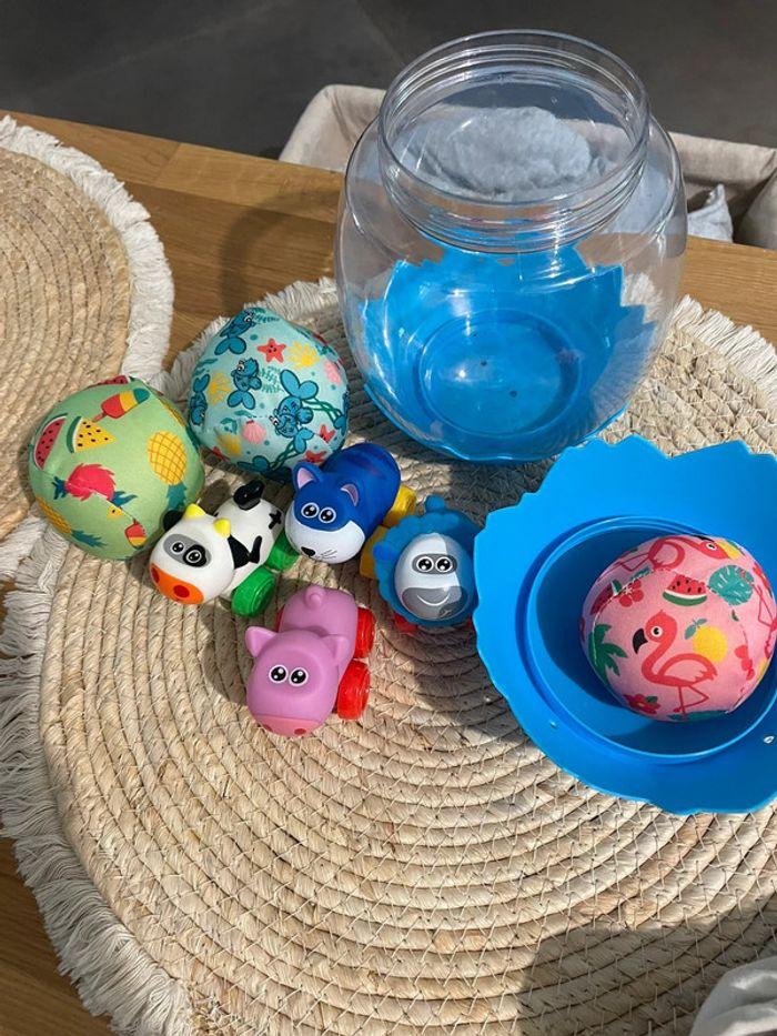 Jouets petites voitures animales + balles en mousse - photo numéro 2