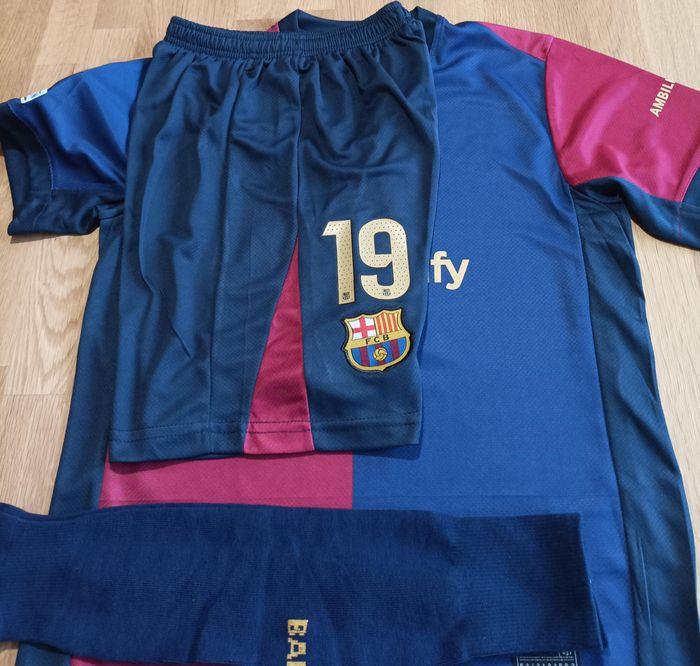 Maillot Barcelone Lamine Yamal taille 8 ans modèle 2025 - photo numéro 3