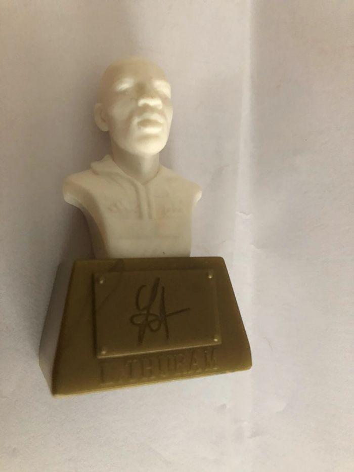 Figurine "Thuram "   le Footballeur  - - photo numéro 2