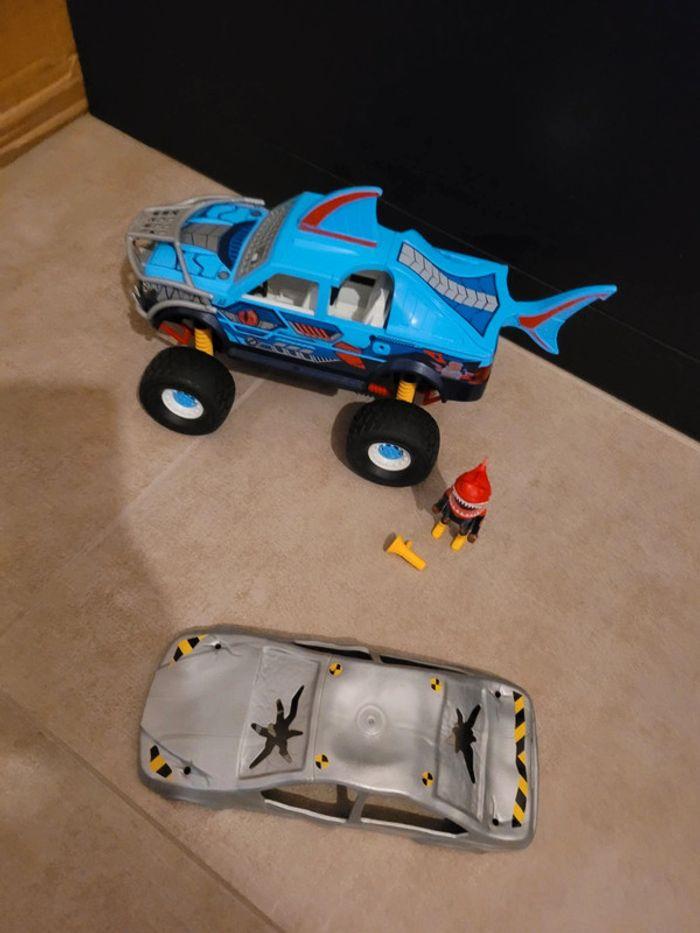 Playmobil 70550 Stunt Show Shark Monster Truck requin - photo numéro 2