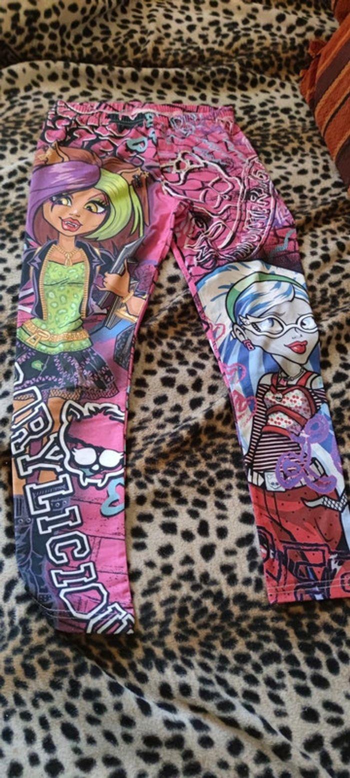 lot de deux leggings monster high + 1 gel douche 10/12 ans - photo numéro 2