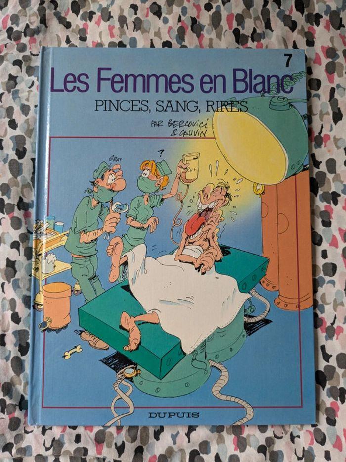 Les femmes en blanc, pinces, sang, rires - photo numéro 1