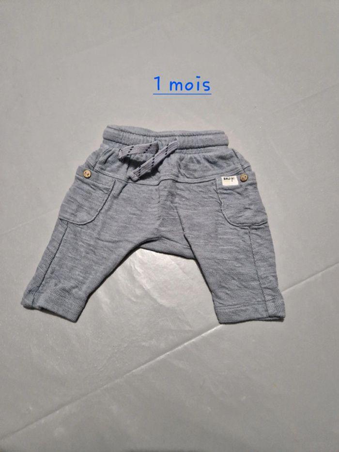 Pantalon gris 1 mois - photo numéro 1