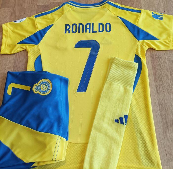 Maillot de football Ronaldo domicile taille 14 ans modèle 2025 - photo numéro 1