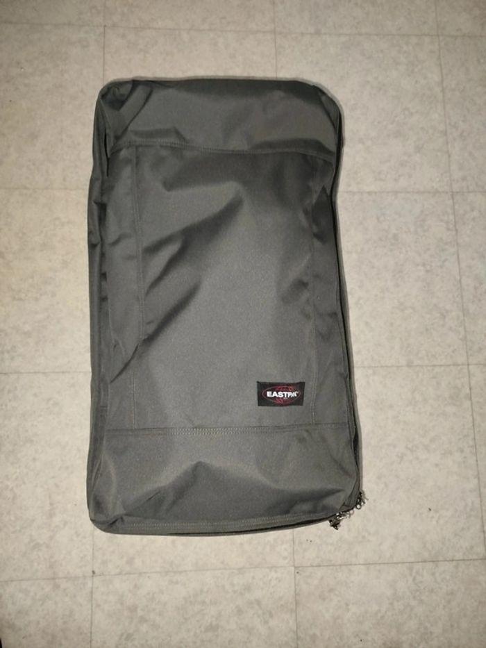 Sac de voyage à roulettes Eastpak  neuf - photo numéro 2