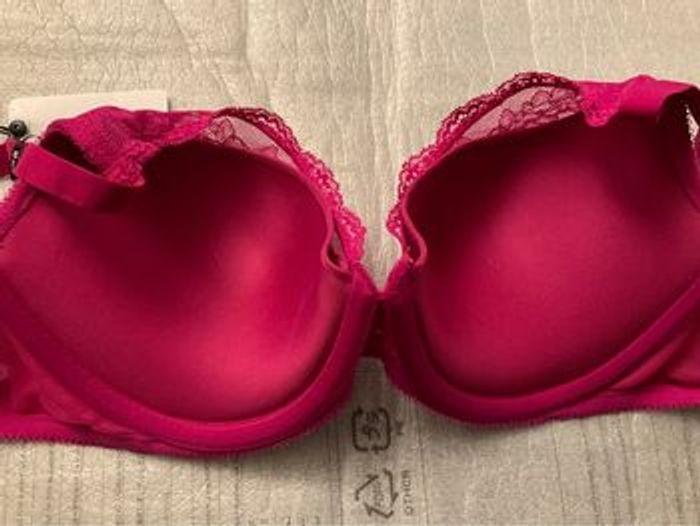 Soutien-gorge fuchsia Wacoal neuf - photo numéro 7