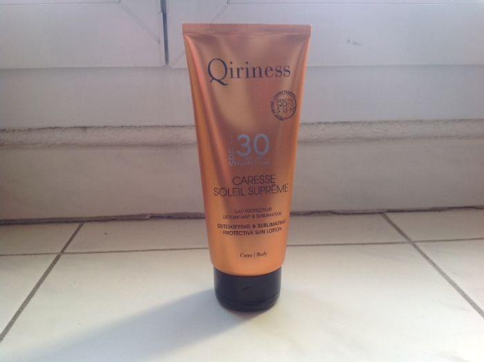 Qiriness Caresse soleil suprême 30 lait protecteur corps - photo numéro 1