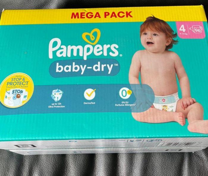 Couches Pampers