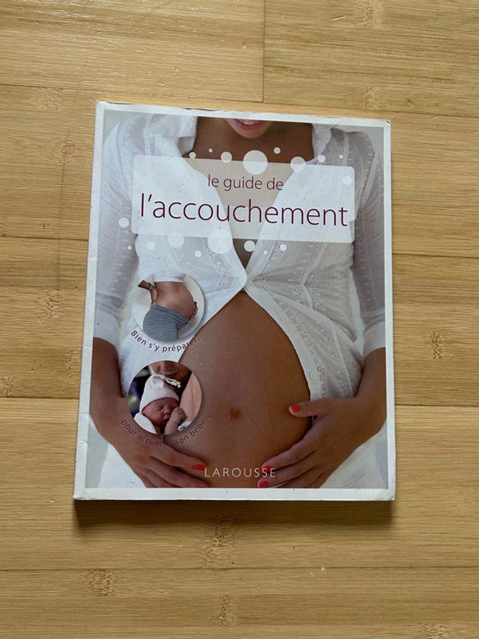 Livre le guide de l’accouchement - photo numéro 1