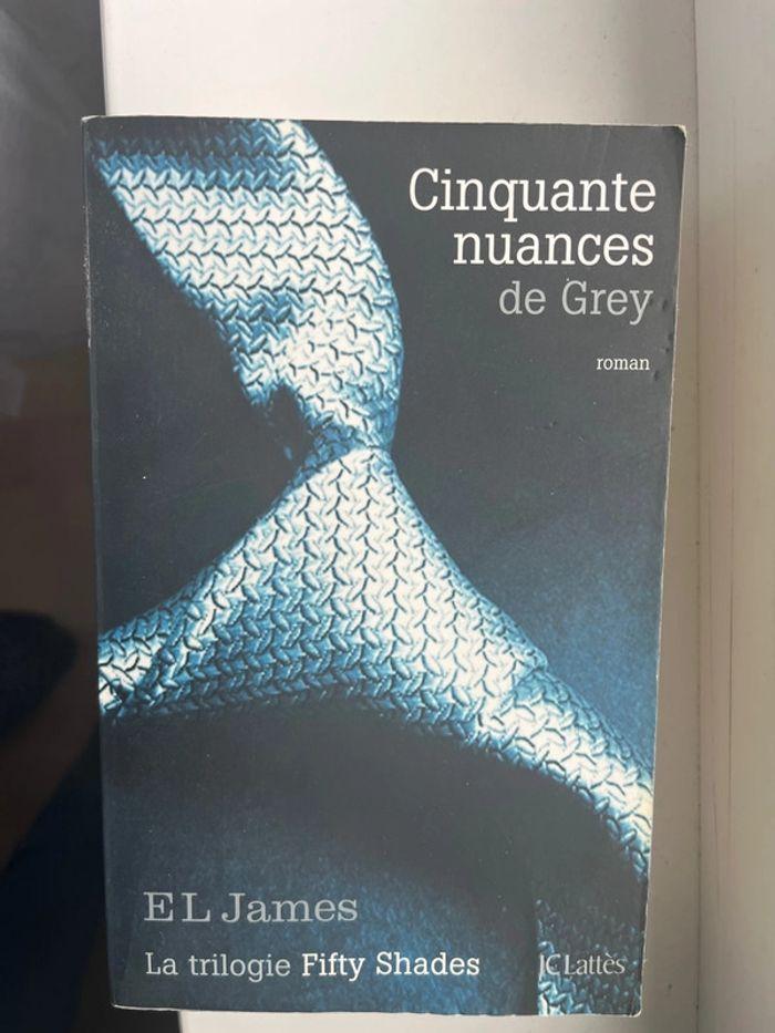 Livre : Cinquante nuances de Grey - photo numéro 1