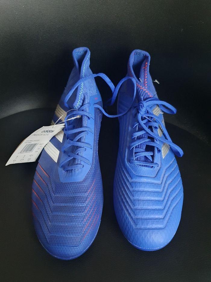 Chaussures de foot P.43 neuves - photo numéro 3