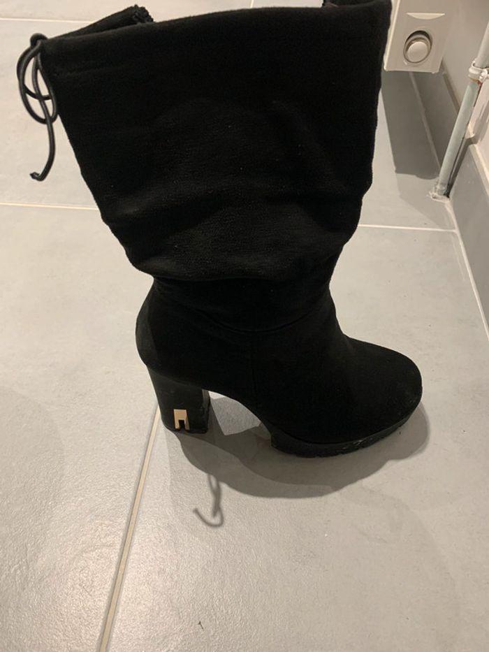 Tres belle paire de bottes - photo numéro 1