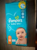 Pampers BabyDry taille 3 NEUF